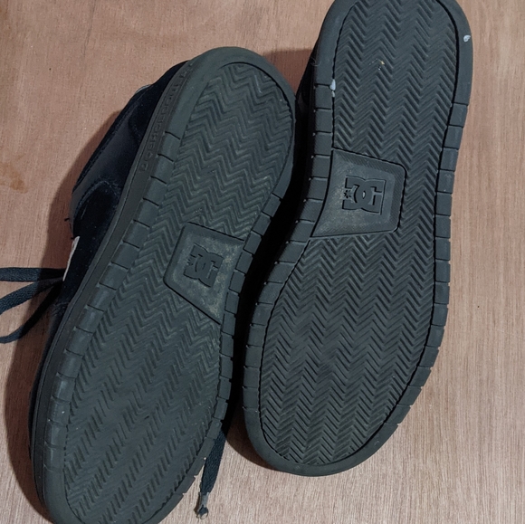 DC Skater Shoes - Picture 3 of 4